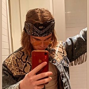 Meet your Posher, John